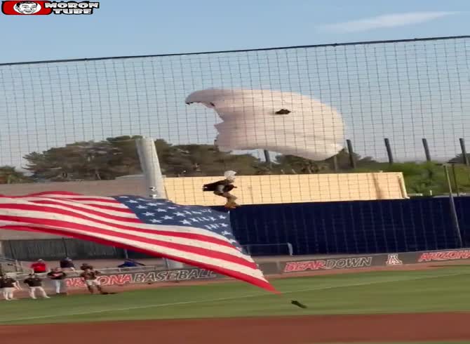 Video :Two paratroopers injured when they land on a stadium
